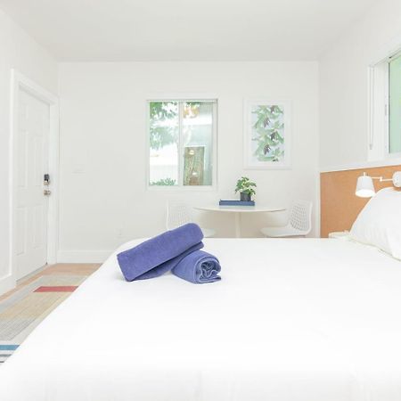 Newly Renovated Stylish Studio In El Portal #2 Маямі Екстер'єр фото