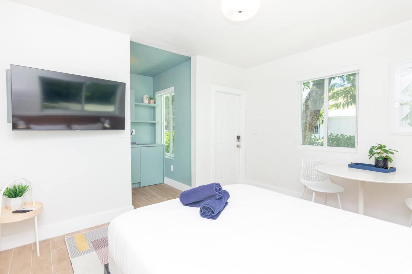 Newly Renovated Stylish Studio In El Portal #2 Маямі Екстер'єр фото
